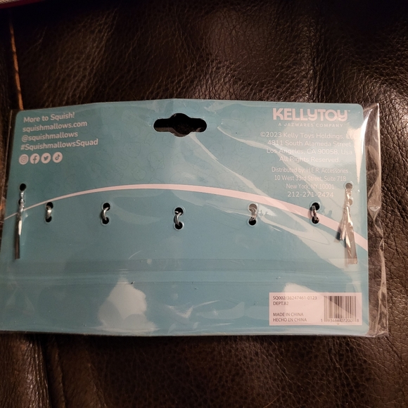 Squishmallows Set of 5. Mystery Bag, Pencil Pouches, Cat Clip, Bracelet + 1 Gift - Picture 7 of 9